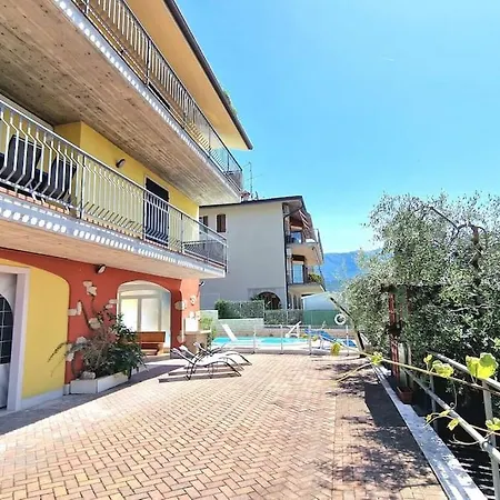 Ca' Degli Ulivi Appartamento Caprino Veronese